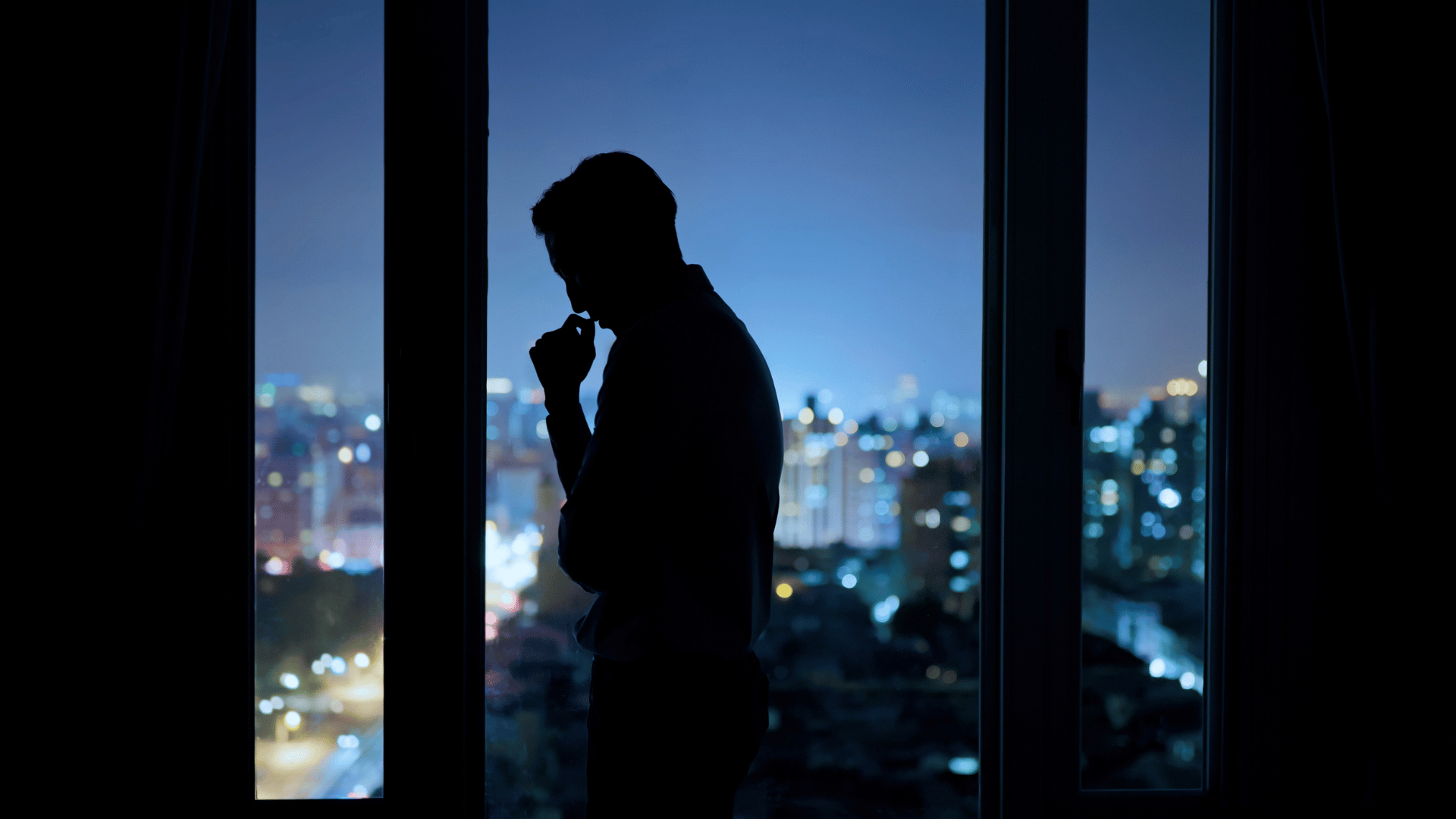 映像制作の悩みを抱える経営者